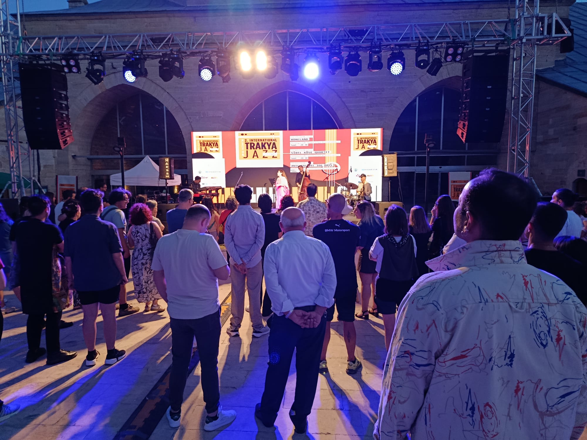 Edirne’de bu yıl ikinci kez Uluslararası Trakya Caz Festivali'nin ikinci gününde Türkiye'nin önde gelen caz vokallerinden Sibel Köse ve ekibi sahne aldı.